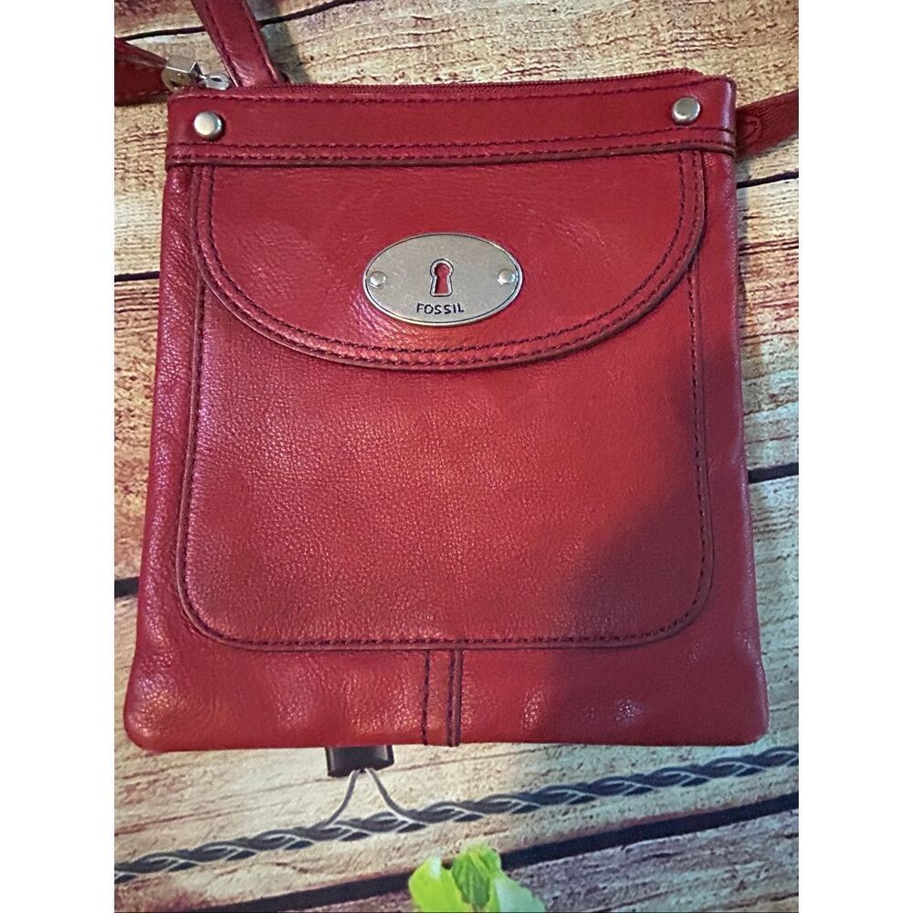 Fossil Maddox Crossbody Red - Picture 2 of 6